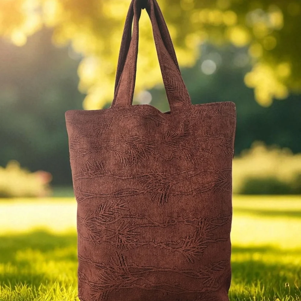 Classic Brown Leather Tote with Structured Design